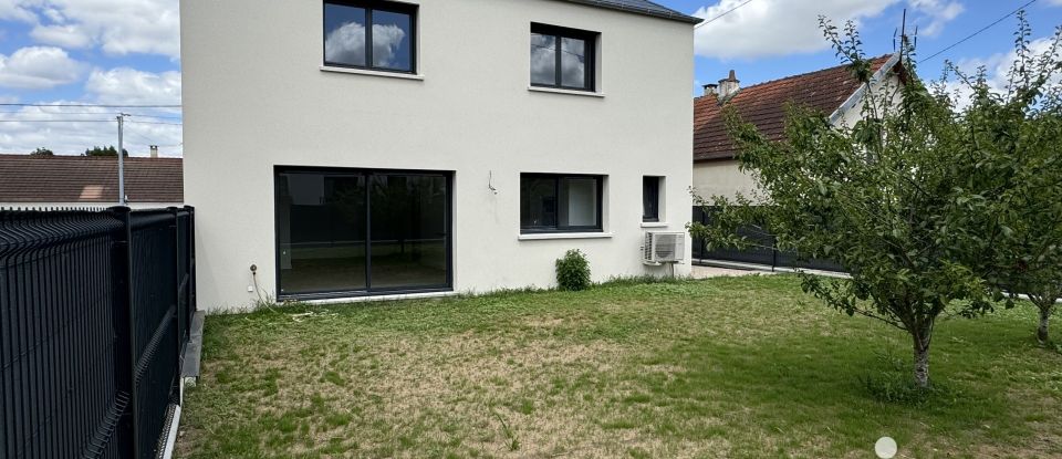 House 5 rooms of 138 m² in Saint-Denis-en-Val (45560)