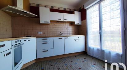 Village house 4 rooms of 70 m² in Saint-Jean-la-Poterie (56350)