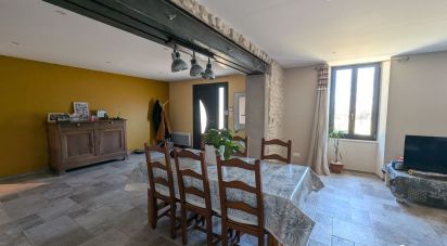 House 4 rooms of 155 m² in Chadenac (17800)