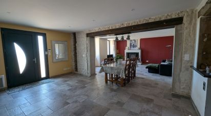 House 4 rooms of 155 m² in Chadenac (17800)