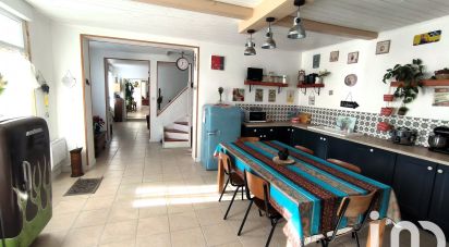 Longere 7 rooms of 195 m² in Savignac-de-l'Isle (33910)