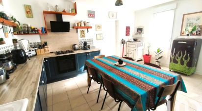 Longere 7 rooms of 195 m² in Savignac-de-l'Isle (33910)