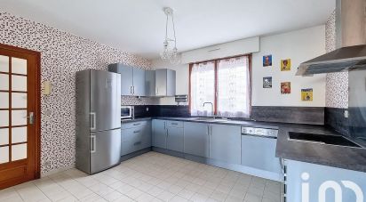 Appartement 4 pièces de 80 m² à Paray-Vieille-Poste (91550)