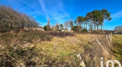 Terrain de 2 304 m² à Tizac-de-Lapouyade (33620)