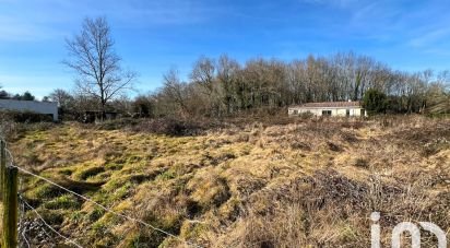 Land of 2,304 m² in Tizac-de-Lapouyade (33620)