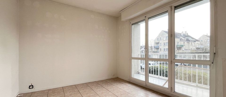 Appartement 4 pièces de 72 m² à Noisy-le-Grand (93160)