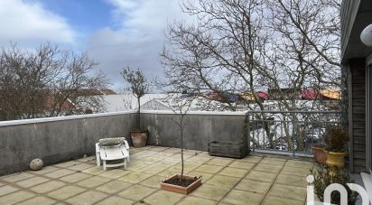 Apartment 3 rooms of 98 m² in La Rochelle (17000)