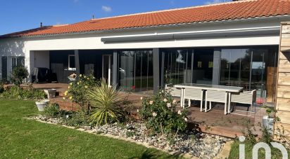 House 5 rooms of 180 m² in Dompierre-sur-Mer (17139)