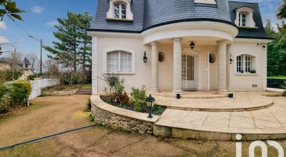 Mansion 9 rooms of 222 m² in Noisy-le-Grand (93160)