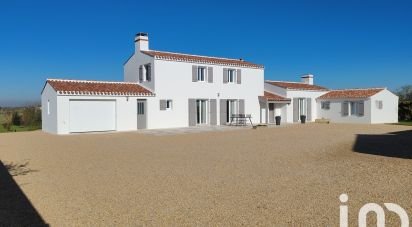 Architectural house 7 rooms of 184 m² in Puyravault (85450)