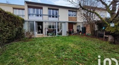 Maison 7 pièces de 106 m² à Chars (95750)