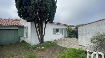 Traditional house 5 rooms of 85 m² in Sainte-Marie-de-Ré (17740)