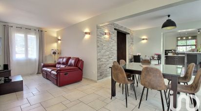 House 5 rooms of 117 m² in Les Omergues (04200)