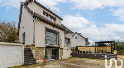 House 8 rooms of 172 m² in Fontenay-en-Parisis (95190)