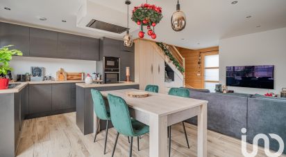 Maison 4 pièces de 84 m² à Saint-Pierre-en-Faucigny (74800)