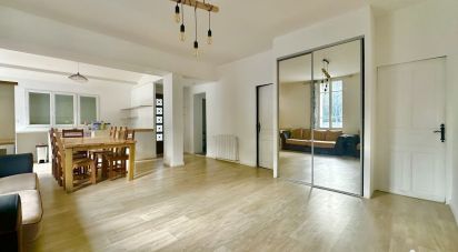 House 6 rooms of 180 m² in Nîmes (30900)