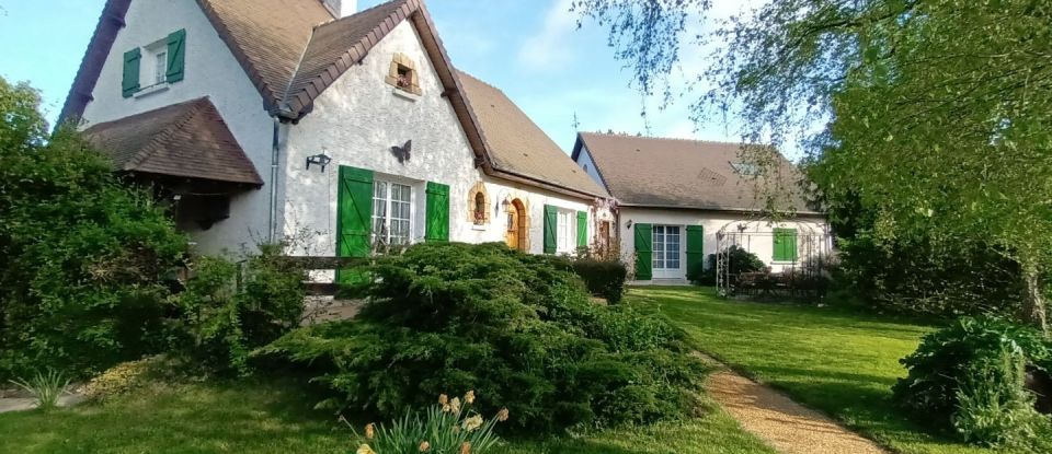 House 10 rooms of 230 m² in Neuville-sur-Sarthe (72190)