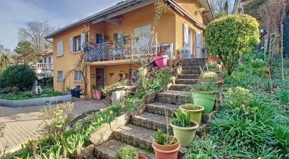 House 7 rooms of 190 m² in Francheville (69340)