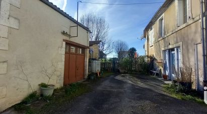 Traditional house 4 rooms of 101 m² in Montmoreau-Saint-Cybard (16190)