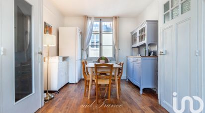 Apartment 4 rooms of 68 m² in Versailles (78000)