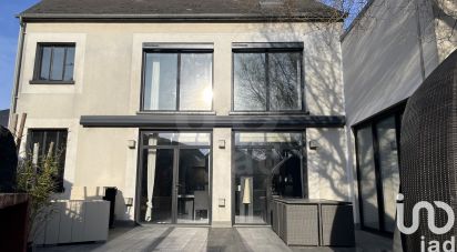 Maison d’architecte 8 pièces de 249 m² à Saint-Jean-de-la-Ruelle (45140)