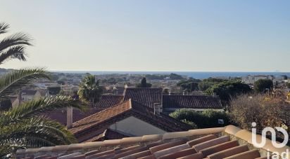 House 5 rooms of 120 m² in Six-Fours-les-Plages (83140)