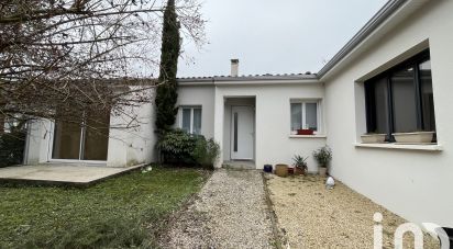 Maison 5 pièces de 123 m² à Roullet-Saint-Estèphe (16440)