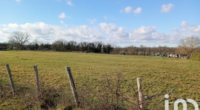 Terrain de 2 470 m² à Chassenon (16150)