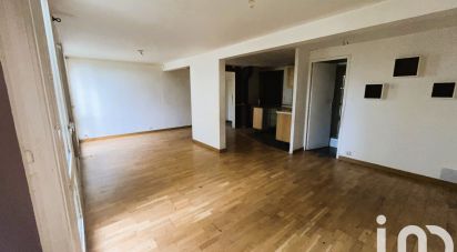 Appartement 2 pièces de 64 m² à Évry (91000)