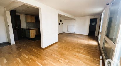 Appartement 2 pièces de 64 m² à Évry (91000)