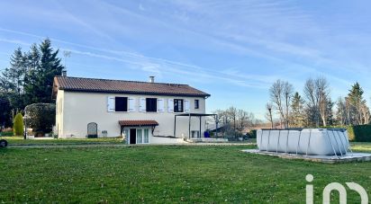 Maison traditionnelle 7 pièces de 195 m² à Chazelles (16380)