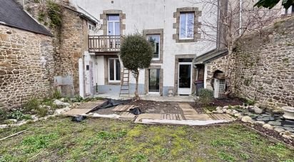 Town house 10 rooms of 210 m² in Saint-Pol-de-Léon (29250)