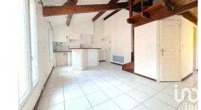 Studio 1 room of 30 m² in Hyères (83400)