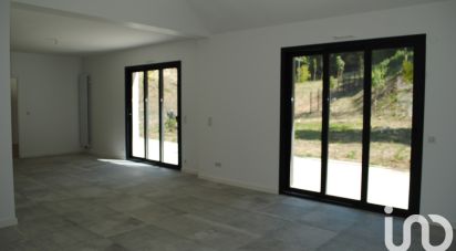 House 7 rooms of 163 m² in Le Mesnil-le-Roi (78600)