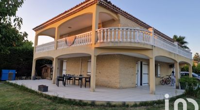 House 8 rooms of 214 m² in Pujaut (30131)