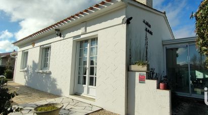 Traditional house 5 rooms of 110 m² in Givrand (85800)