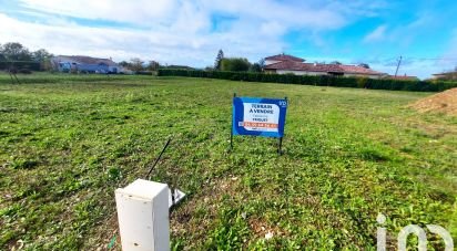 Land of 681 m² in Ruelle-sur-Touvre (16600)