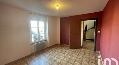 Village house 6 rooms of 111 m² in Béthines (86310)