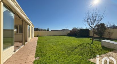 Pavilion 4 rooms of 116 m² in Fontenay-le-Comte (85200)