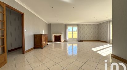 Pavilion 4 rooms of 116 m² in Fontenay-le-Comte (85200)