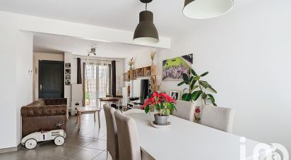 Maison traditionnelle 4 pièces de 84 m² à Mézières-sur-Seine (78970)