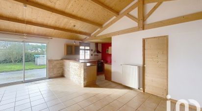 House 6 rooms of 124 m² in Saint-Jean-de-Liversay (17170)