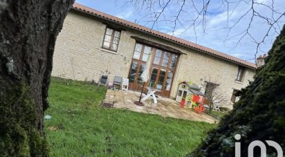 Longere 15 rooms of 370 m² in Sammarçolles (86200)