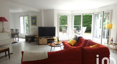 House 7 rooms of 150 m² in Saint-Leu-la-Forêt (95320)