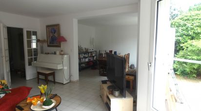 House 7 rooms of 150 m² in Saint-Leu-la-Forêt (95320)