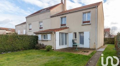 House 6 rooms of 112 m² in Montigny-le-Bretonneux (78180)