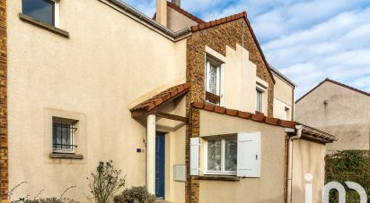 Maison 6 pièces de 112 m² à Montigny-le-Bretonneux (78180)