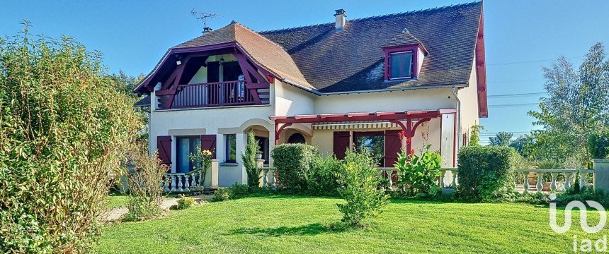 Traditional house 10 rooms of 278 m² in Moulins (03000)