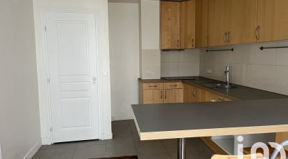 Appartement 3 pièces de 50 m² à Paris (75017)