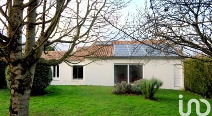 Traditional house 8 rooms of 156 m² in La Chapelle-Moulière (86210)